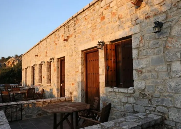 Lalloudes Seaside Accommodation