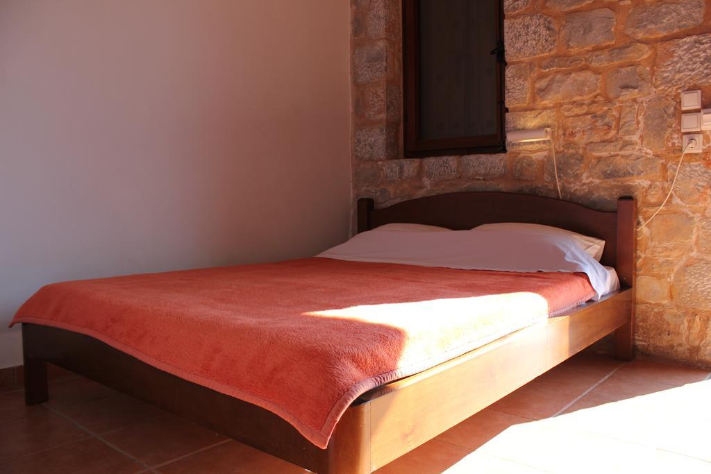 Bed & Breakfast Lalloudes 3*