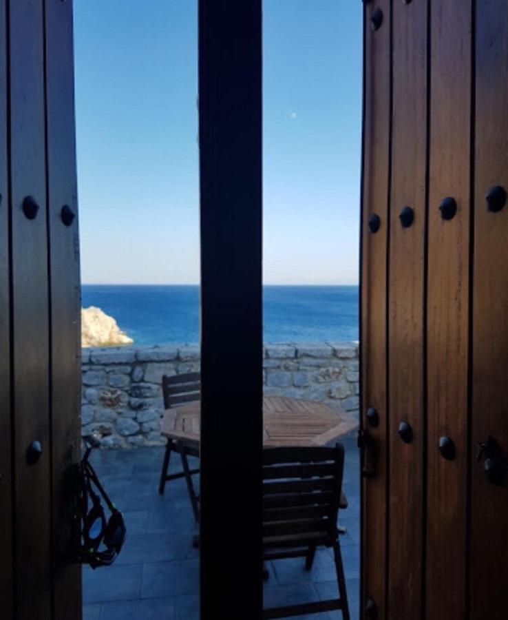 Lalloudes Seaside 3* Exo Nimfion