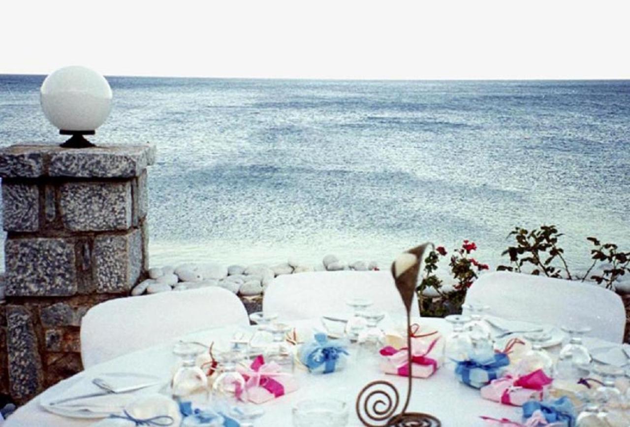 Lalloudes Bed & Breakfast 3*
